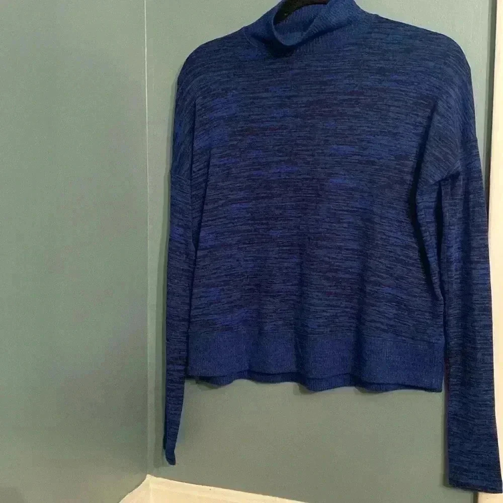Rag & Bone women’s sweater blue w/ black stripe pattern- Xxs- like new
